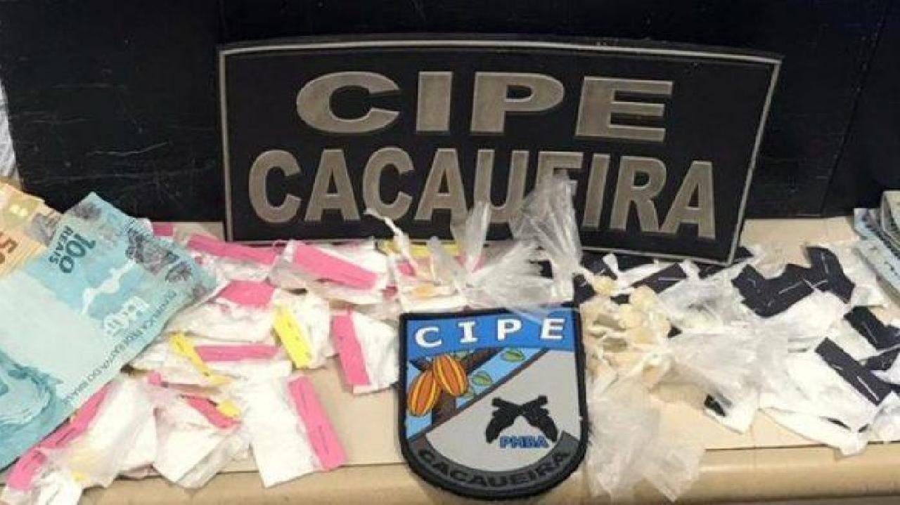 SUSPEITO DE TRÁFICO DE DROGAS É PRESO EM FLAGRANTE EM ILHÉUS SUSPEITO DE TRÁFICO DE DROGAS É PRESO EM FLAGRANTE EM ILHÉUS