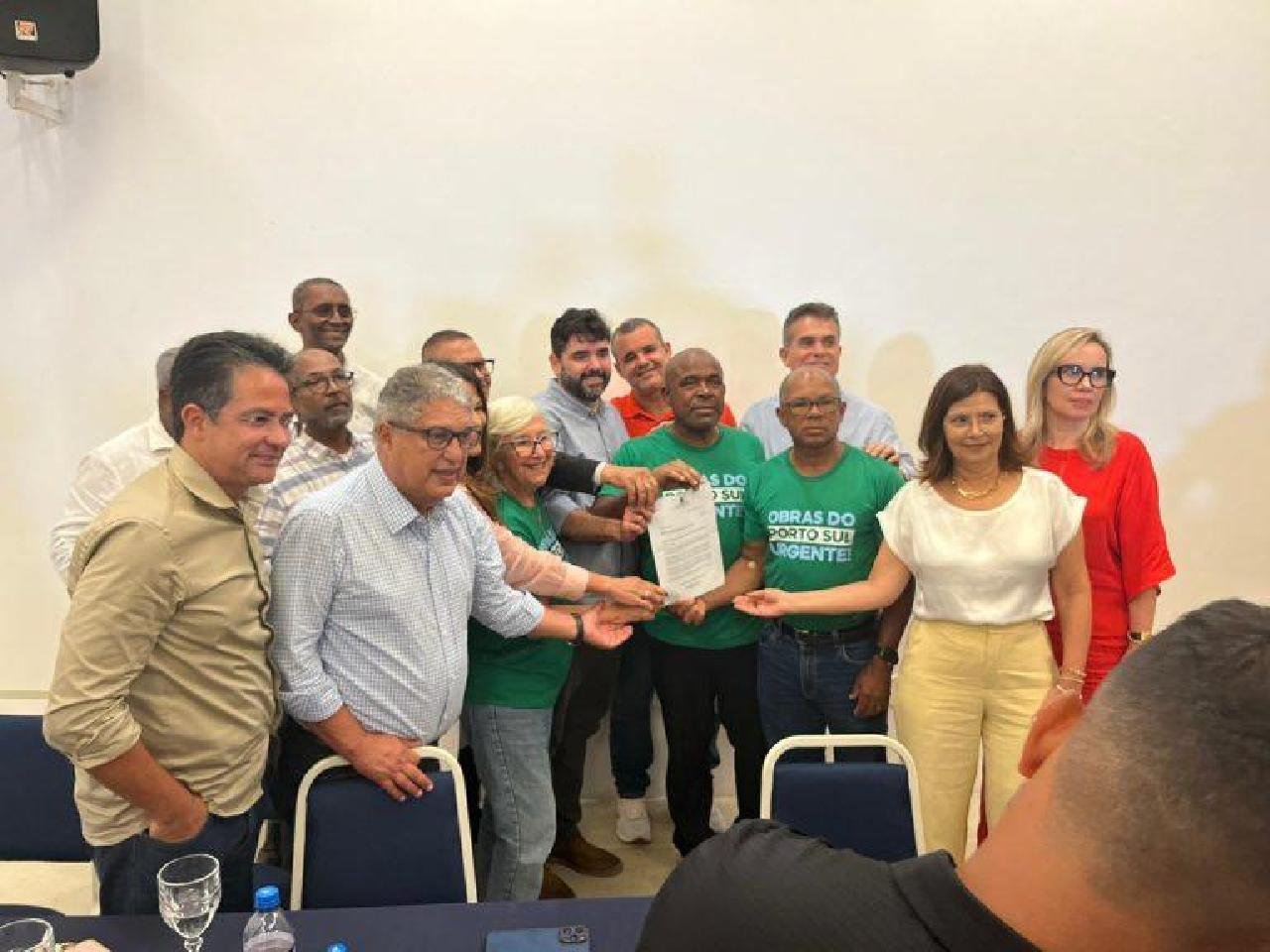 VEREADORES SE REÚNEM COM SECRETÁRIO ESTADUAL E COBRAM RETOMADA DAS OBRAS DO PORTO SUL