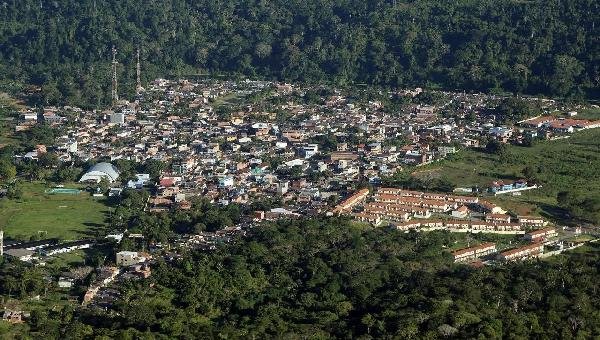 ILHÉUS: CACÁ SE COMPROMETE A IMPLANTAR PROJETO DE REGULARIZAÇÃO FUNDIÁRIA