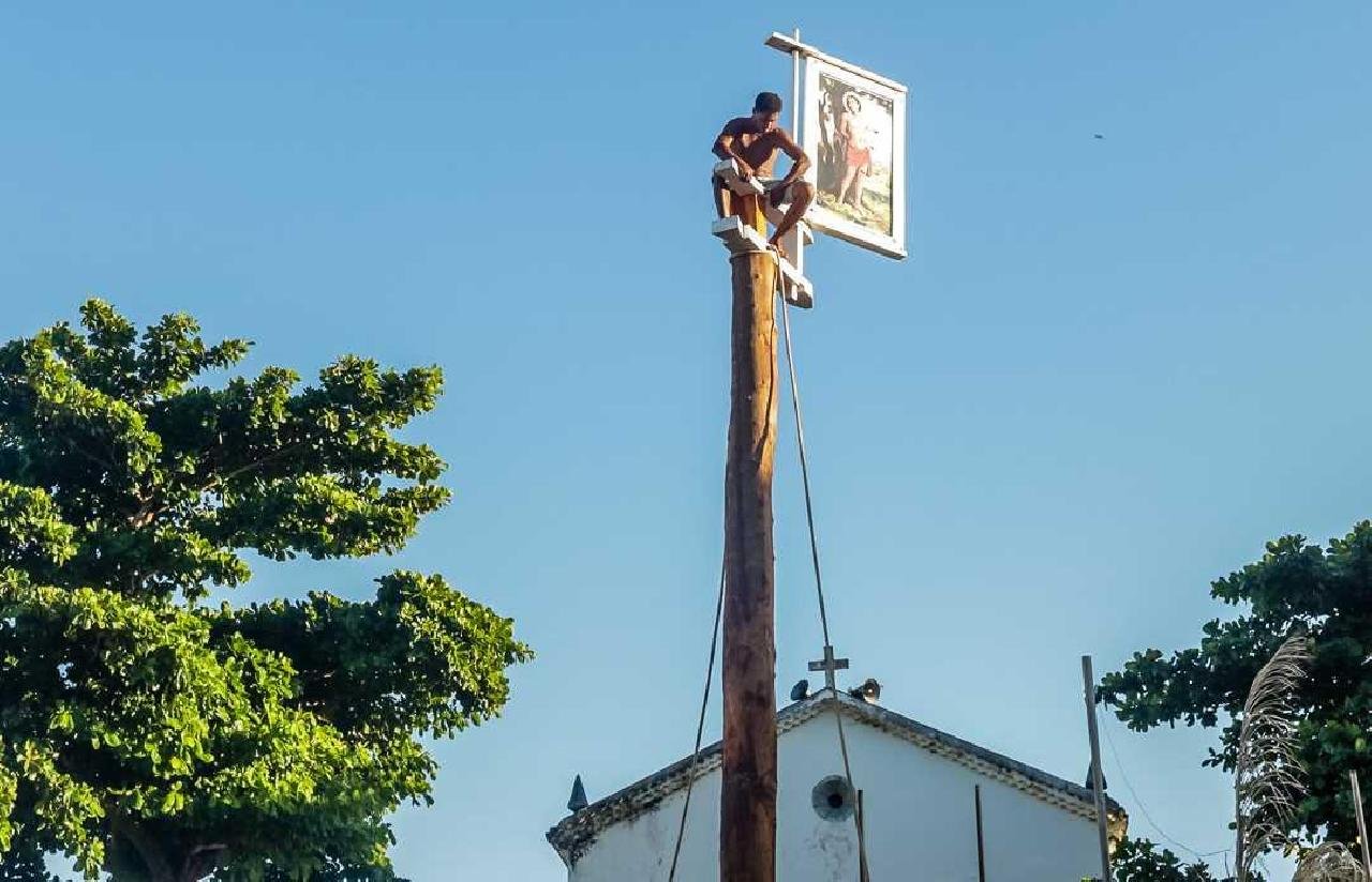 PUXADA DO MASTRO SERÁ SIMBÓLICA EM HOMENAGEM A SÃO SEBASTIÃO POR CONTA DA PANDEMIA  PUXADA DO MASTRO SERÁ SIMBÓLICA EM HOMENAGEM A SÃO SEBASTIÃO POR CONTA DA PANDEMIA