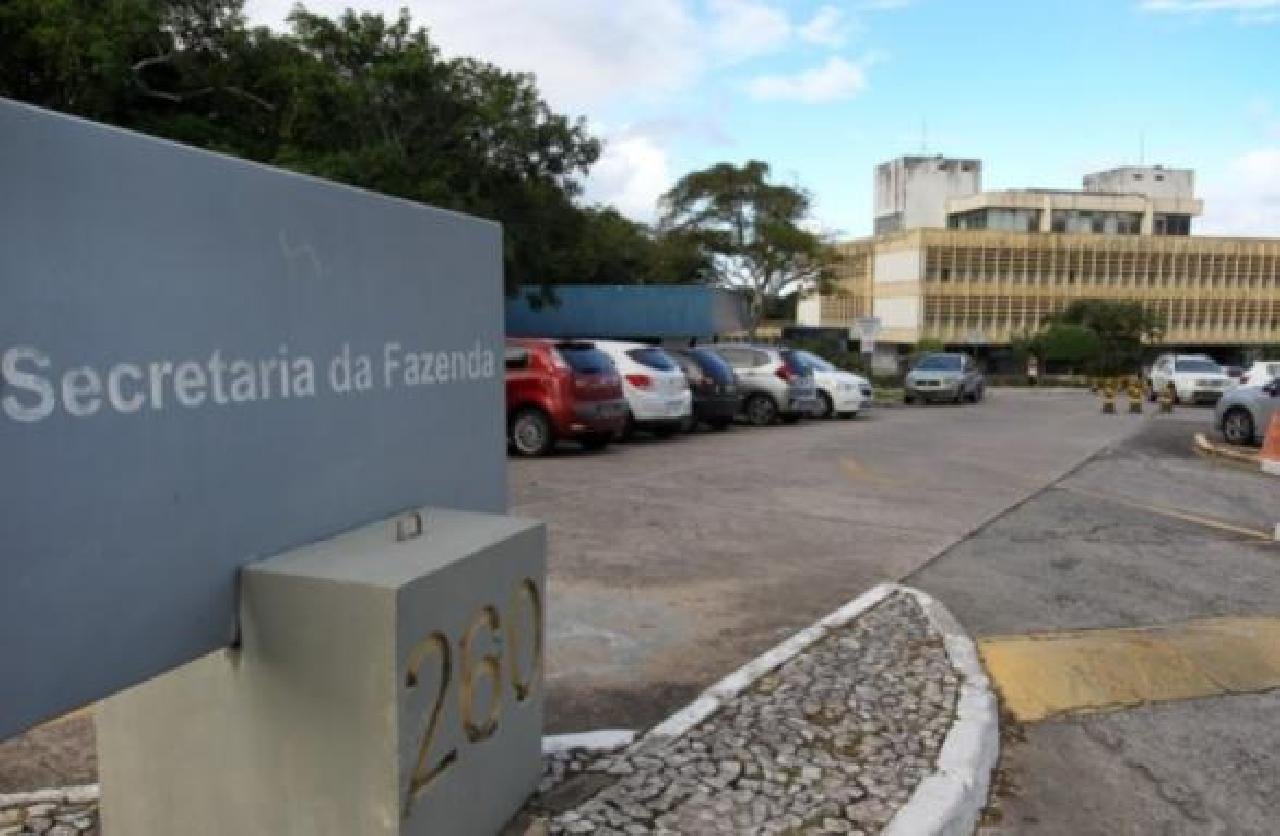 CONCURSO PÚBLICO: 26 AUDITORES SÃO NOMEADOS PARA A SEFAZ-BA CONCURSO PÚBLICO: 26 AUDITORES SÃO NOMEADOS PARA A SEFAZ-BA