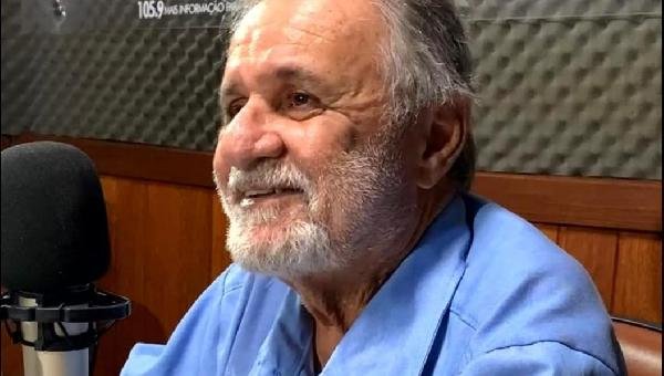 “ESSE LIVRO REÚNE 70 ARTIGOS DE MINHA AUTORIA PUBLICADOS AO LONGO DAS ÚLTIMAS DÉCADAS”, DIZ ISAAC ALBAGLI SOBRE A OBRA "70 FARÓIS EM PALAVRAS"