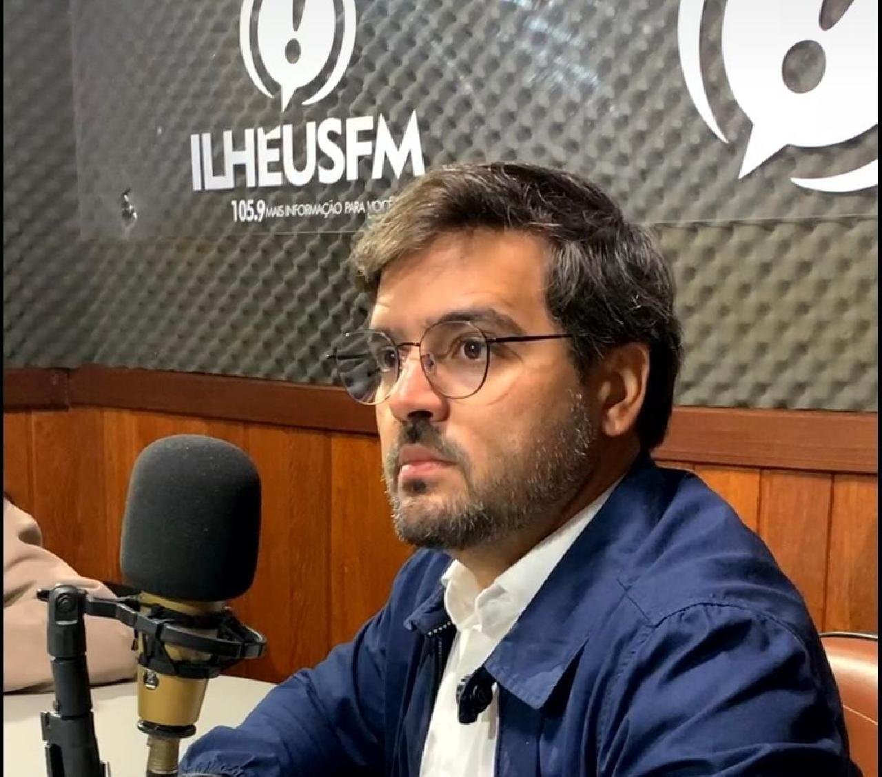 "UMA AMBULÂNCIA E UM CARRO. NEM UM COPO D'ÁGUA DEPOIS", DIZ VALDERICO JUNIOR AO AVALIAR RESULTADOS DE REUNIÃO COM O GOVERNO DO ESTADO