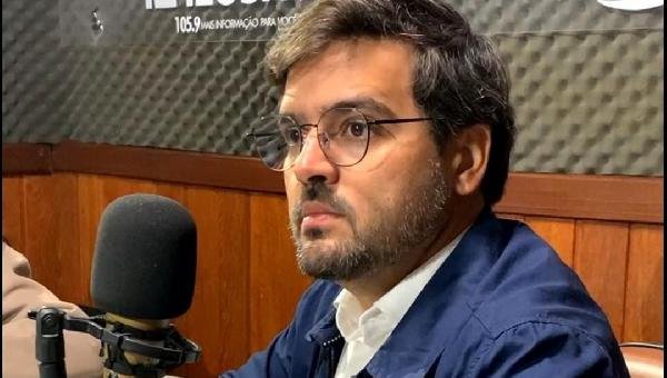 "UMA AMBULÂNCIA E UM CARRO. NEM UM COPO D'ÁGUA DEPOIS", DIZ VALDERICO JUNIOR AO AVALIAR RESULTADOS DE REUNIÃO COM O GOVERNO DO ESTADO