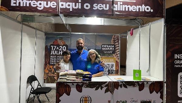 CHOCOLAT FESTIVAL BAHIA ARRECADA ALIMENTOS PARA  ENTIDADES BENEFICENTES DE ILHÉUS 