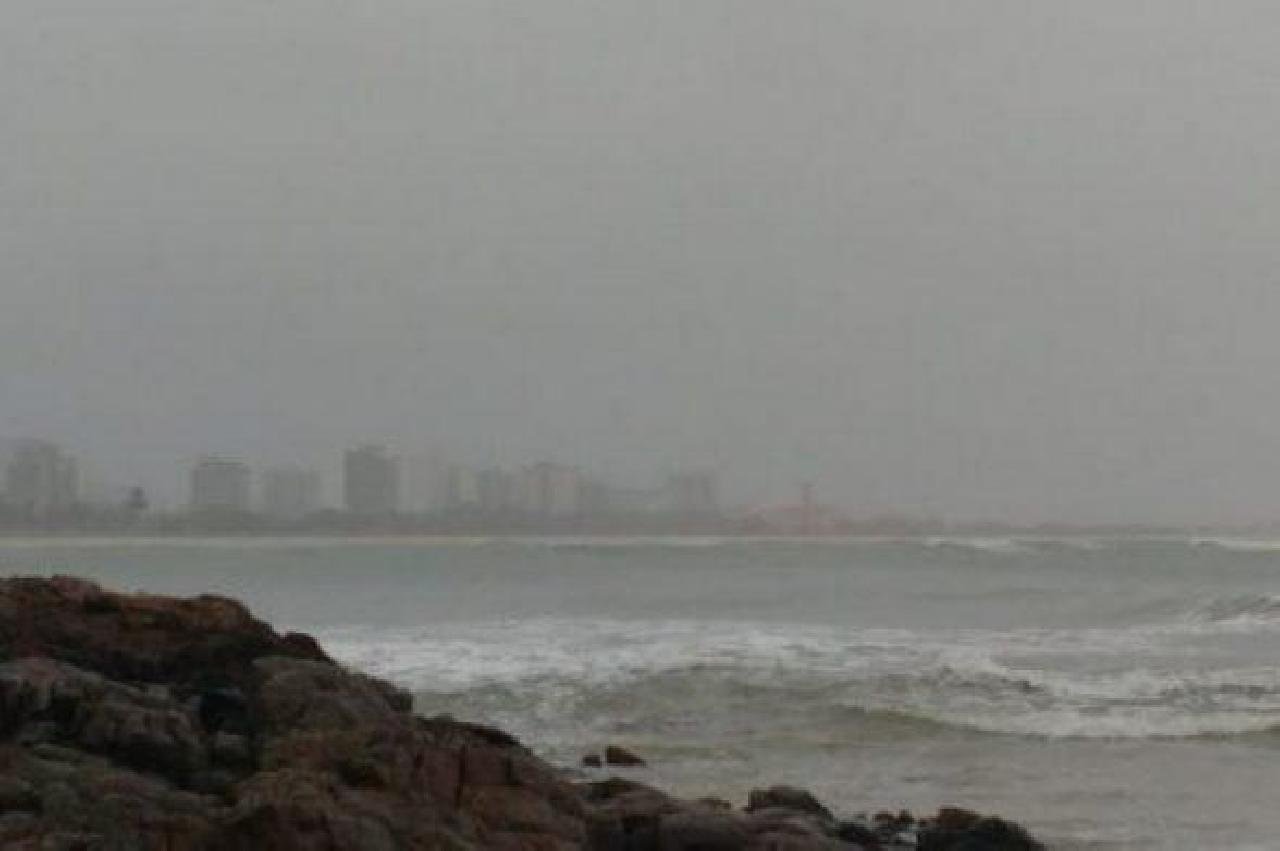 DEFESA CIVIL DE ILHÉUS EMITE ALERTA DE CHUVAS ATÉ DOMINGO (23); PREVISÃO APONTA 65 MILÍMETROS DEFESA CIVIL DE ILHÉUS EMITE ALERTA DE CHUVAS ATÉ DOMINGO (23); PREVISÃO APONTA 65 MILÍMETROS