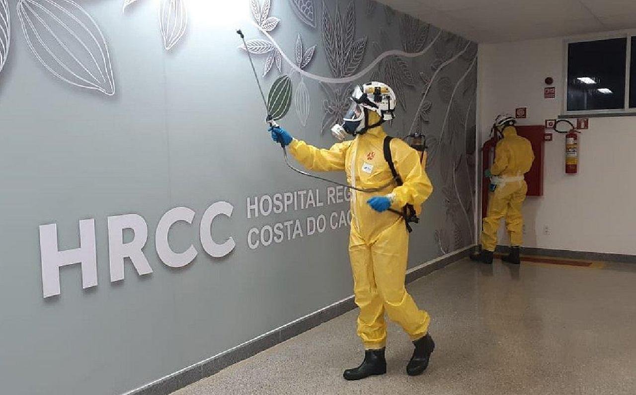 HOSPITAL COSTA DO CACAU PASSA POR PROCESSO DE DESINFECÇÃO HOSPITAL COSTA DO CACAU PASSA POR PROCESSO DE DESINFECÇÃO