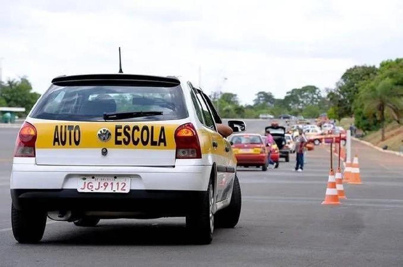 CARROS AUTOMÁTICOS SERÃO LIBERADOS PARA PROVAS DE CNH NA BAHIA E BALIZA TERÁ MUDANÇAS
