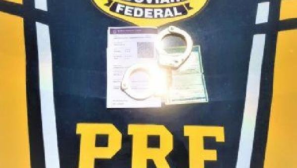 PRESO EM FLAGRANTE, HOMEM DIZ QUE COMPROU CNH POR R$ 3 MIL