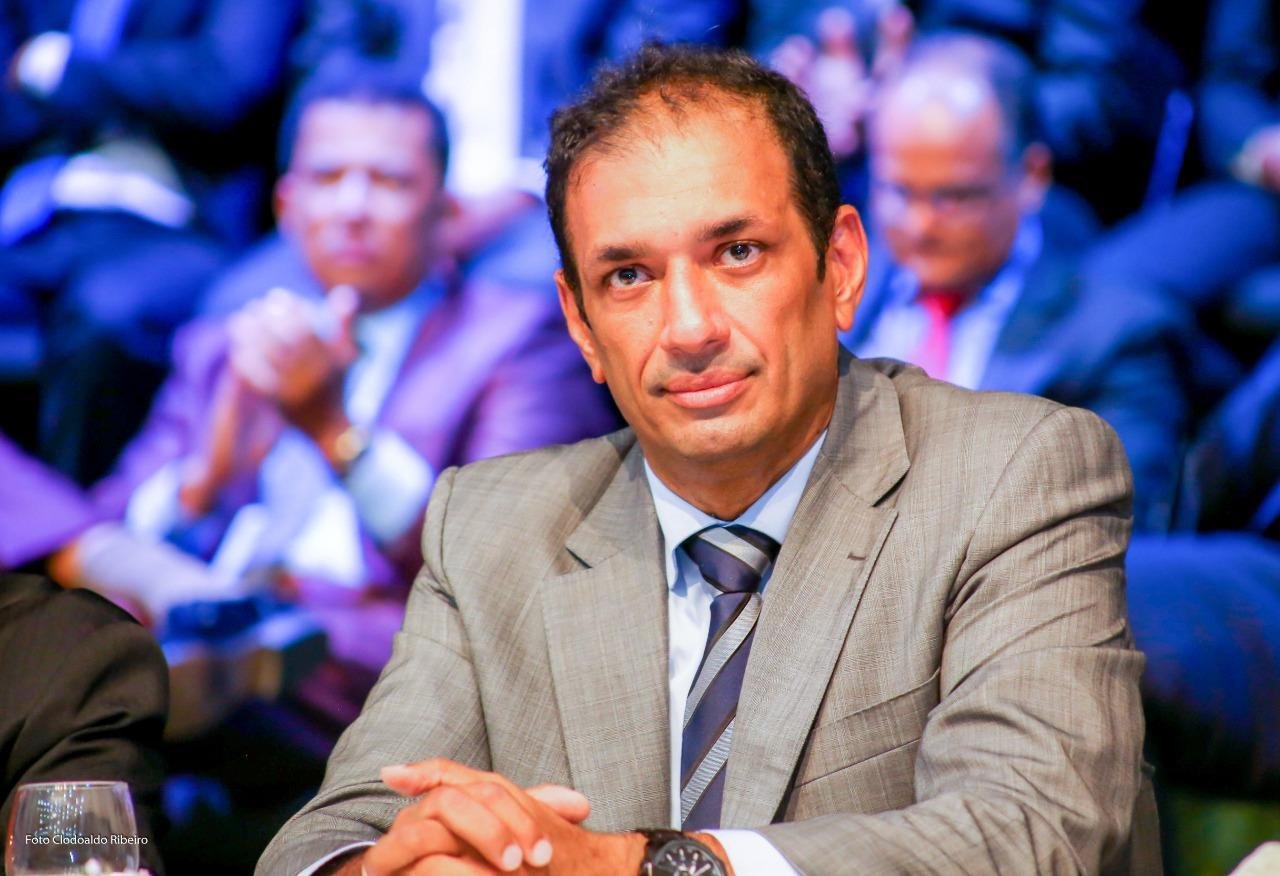 RECEITA CAI 43% MAS GOVERNO GARANTE SALÁRIO DE SERVIDOR EM ILHÉUS RECEITA CAI 43% MAS GOVERNO GARANTE SALÁRIO DE SERVIDOR EM ILHÉUS