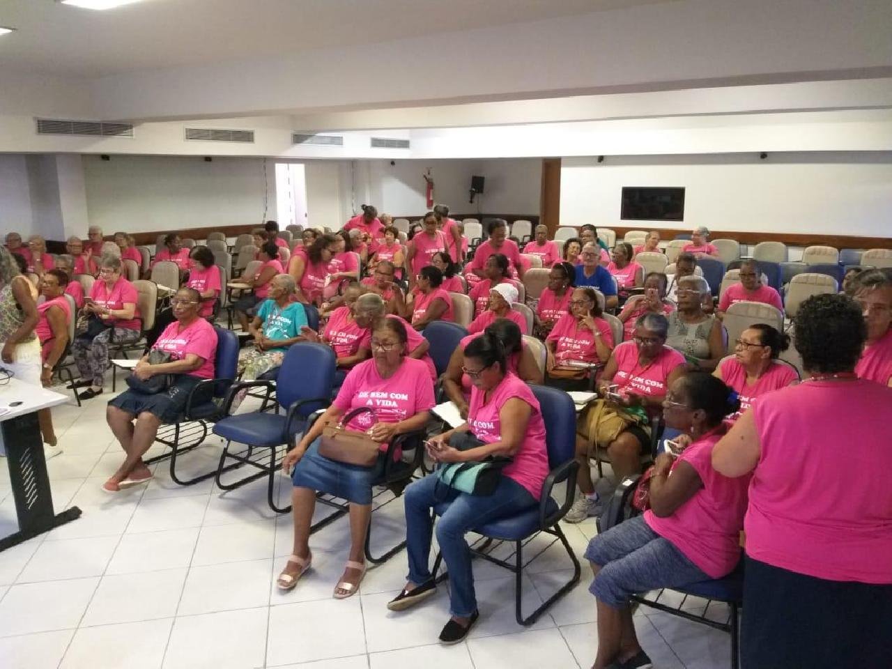 CADHI I REALIZA PALESTRA EDUCATIVA PARA GRUPOS DE IDOSOS EM ILHÉUS CADHI I REALIZA PALESTRA EDUCATIVA PARA GRUPOS DE IDOSOS EM ILHÉUS