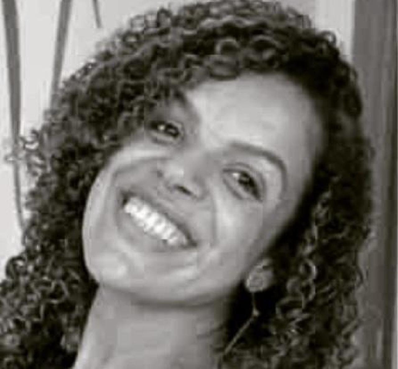 CORPO DE ALEXSANDRA OLIVEIRA SUZART É VELADO E SERÁ SEPULTADO NESTE DOMINGO (17) EM ILHÉUS CORPO DE ALEXSANDRA OLIVEIRA SUZART É VELADO E SERÁ SEPULTADO NESTE DOMINGO (17) EM ILHÉUS