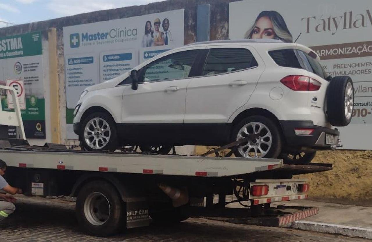 MOTORISTAS DENUNCIAM QUE ESTÃO SENDO LESADOS POR EMPRESA DE GUINCHO AUTORIZADA PELO DETRAN-BA MOTORISTAS DENUNCIAM QUE ESTÃO SENDO LESADOS POR EMPRESA DE GUINCHO AUTORIZADA PELO DETRAN-BA