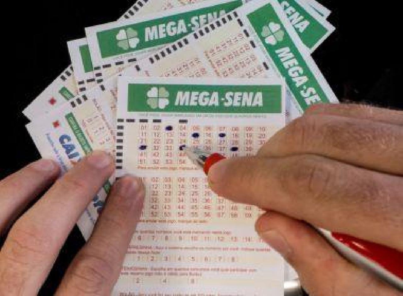 MEGA-SENA: NINGUÉM ACERTA E PRÊMIO VAI A R$ 120 MILHÕES MEGA-SENA: NINGUÉM ACERTA E PRÊMIO VAI A R$ 120 MILHÕES