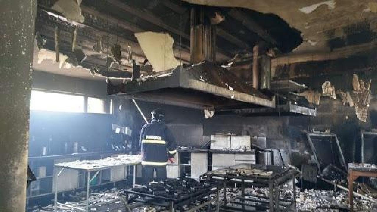 CURTO CIRCUITO TERIA PROVOCADO INCÊNDIO NA AABB DE ILHÉUS CURTO CIRCUITO TERIA PROVOCADO INCÊNDIO NA AABB DE ILHÉUS