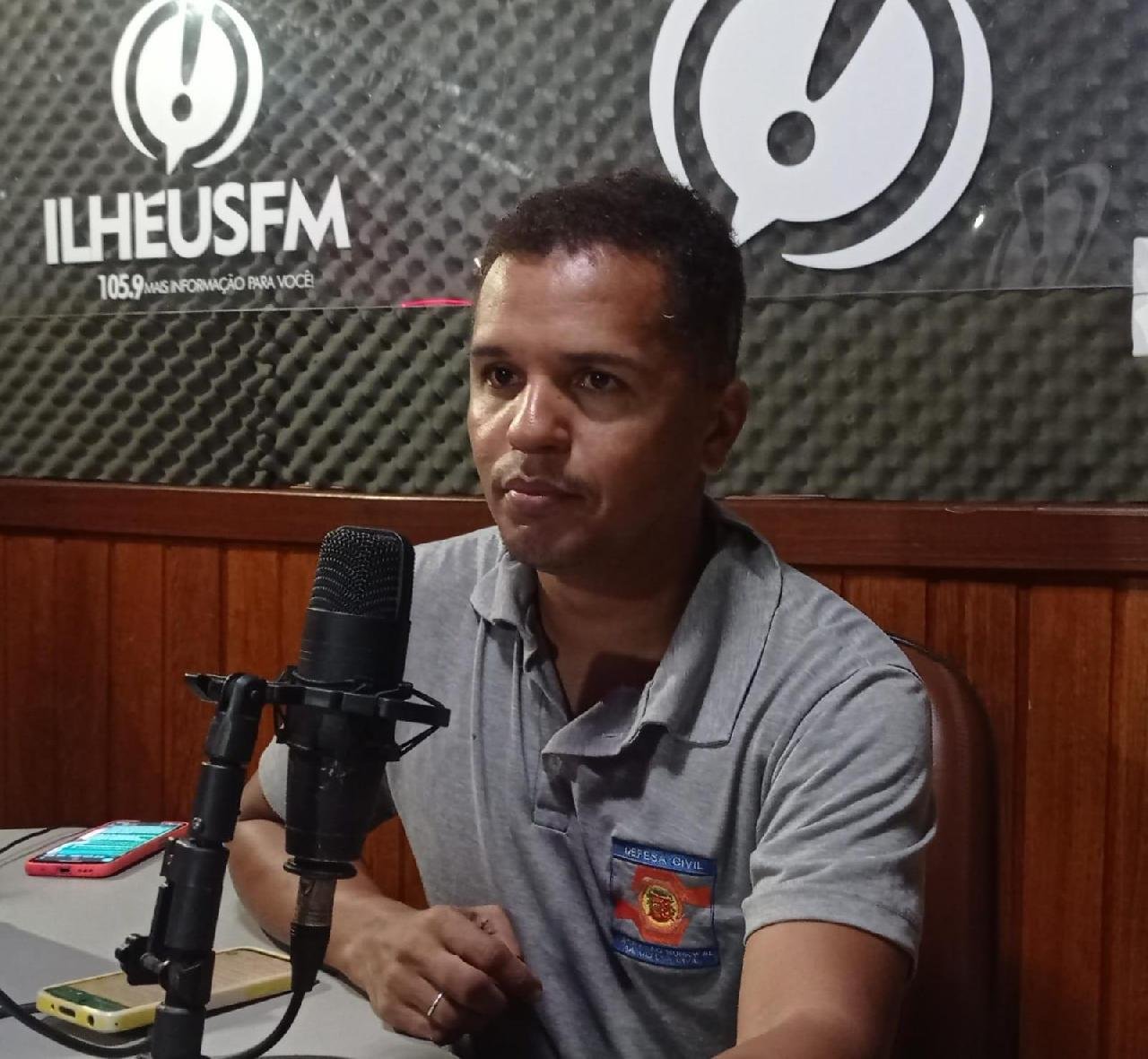 “NÓS TEMOS UM DOS PIORES SOLOS DO BRASIL EM RELAÇÃO A DESLIZAMENTOS” AFIRMOU JOANDRE NERES, COORDENADOR DA DEFESA CIVIL DE ILHÉUS “NÓS TEMOS UM DOS PIORES SOLOS DO BRASIL EM RELAÇÃO A DESLIZAMENTOS” AFIRMOU JOANDRE NERES, COORDENADOR DA DEFESA CIVIL DE ILHÉUS