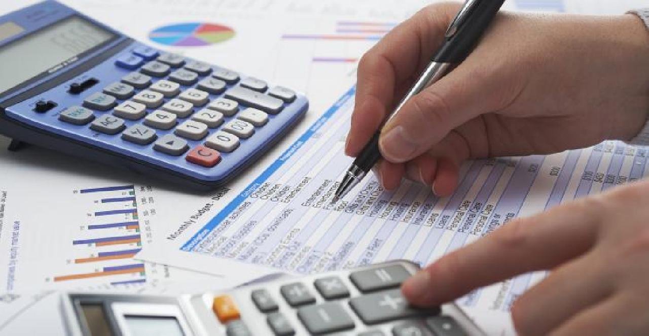 PERCENTUAL DE FAMÍLIAS COM DÍVIDAS SOBE PELO 6º MÊS SEGUIDO E CHEGA A 64%, DIZ CNC PERCENTUAL DE FAMÍLIAS COM DÍVIDAS SOBE PELO 6º MÊS SEGUIDO E CHEGA A 64%, DIZ CNC