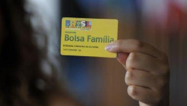 BAHIA É O ESTADO COM MAIOR N° DE FAMÍLIAS RETIRADAS DO BOLSA FAMÍLIA 