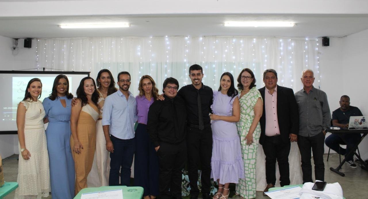 HOSPITAL REGIONAL COSTA DO CACAU ENTREGA CERTIFICADOS PARA OS MÉDICOS DO PROGRAMA DE RESIDÊNCIA EM CLÍNICA MÉDICA HOSPITAL REGIONAL COSTA DO CACAU ENTREGA CERTIFICADOS PARA OS MÉDICOS DO PROGRAMA DE RESIDÊNCIA EM CLÍNICA MÉDICA