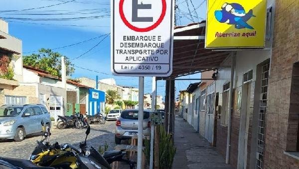 PLACAS PARA EMBARQUE/DESEMBARQUE DE TRANSPORTE POR APLICATIVO JÁ ESTÃO SENDO INSTALADAS EM ILHÉUS