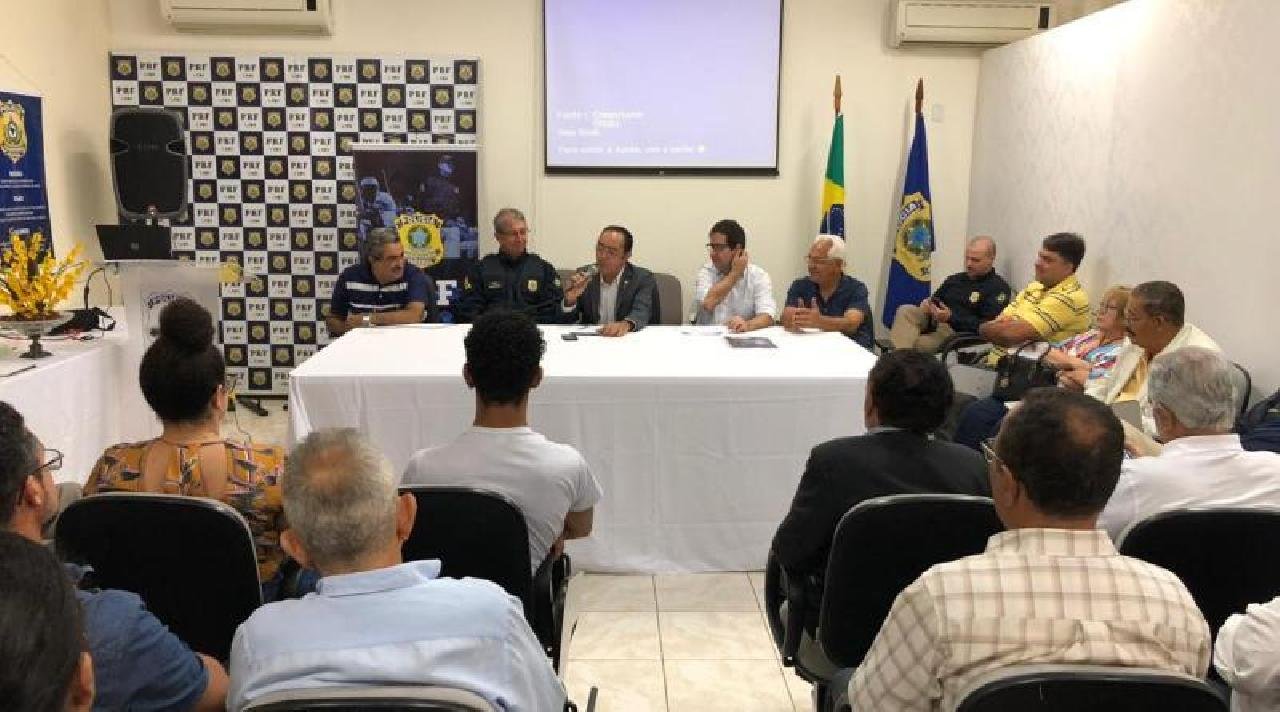 EVENTO NA DELEGACIA DE ITABUNA PRESTA HOMENAGEM A POLICIAIS RODOVIÁRIOS FEDERAIS EVENTO NA DELEGACIA DE ITABUNA PRESTA HOMENAGEM A POLICIAIS RODOVIÁRIOS FEDERAIS