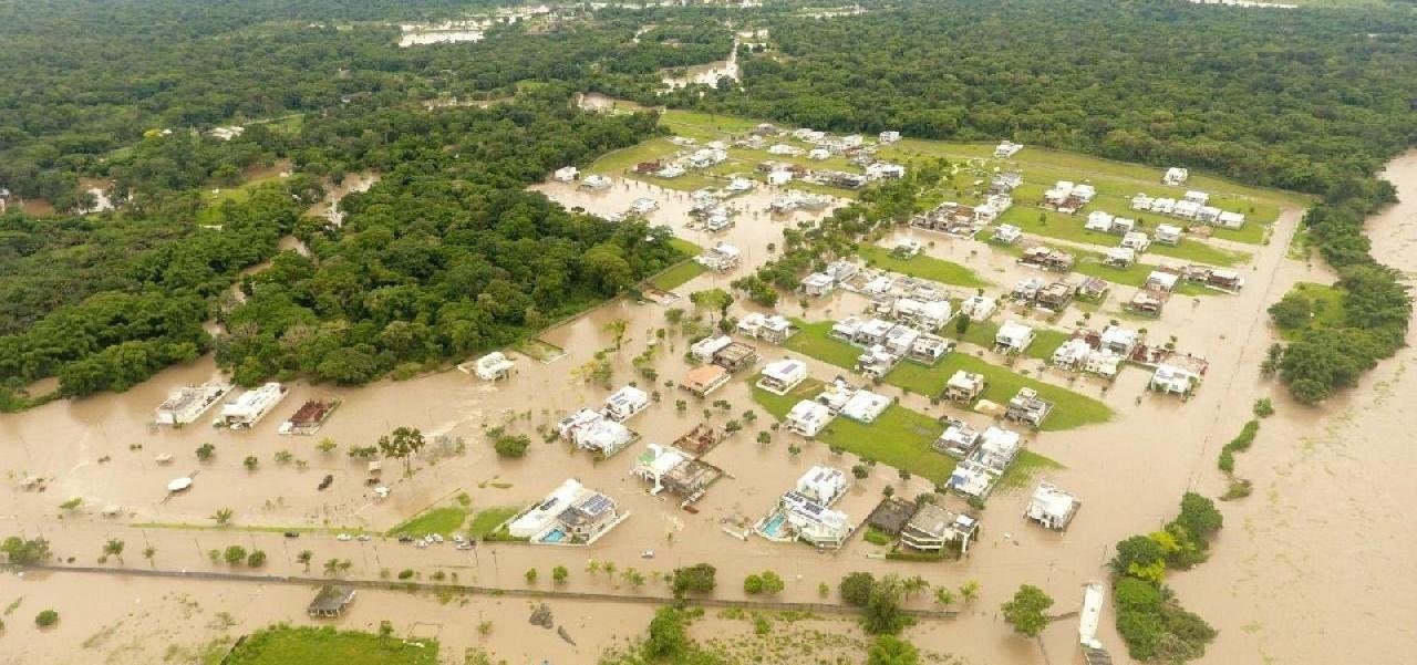 CONDOMÍNIO DE LUXO EM ITABUNA FICA SUBMERSO APÓS FORTE TEMPORAL CONDOMÍNIO DE LUXO EM ITABUNA FICA SUBMERSO APÓS FORTE TEMPORAL