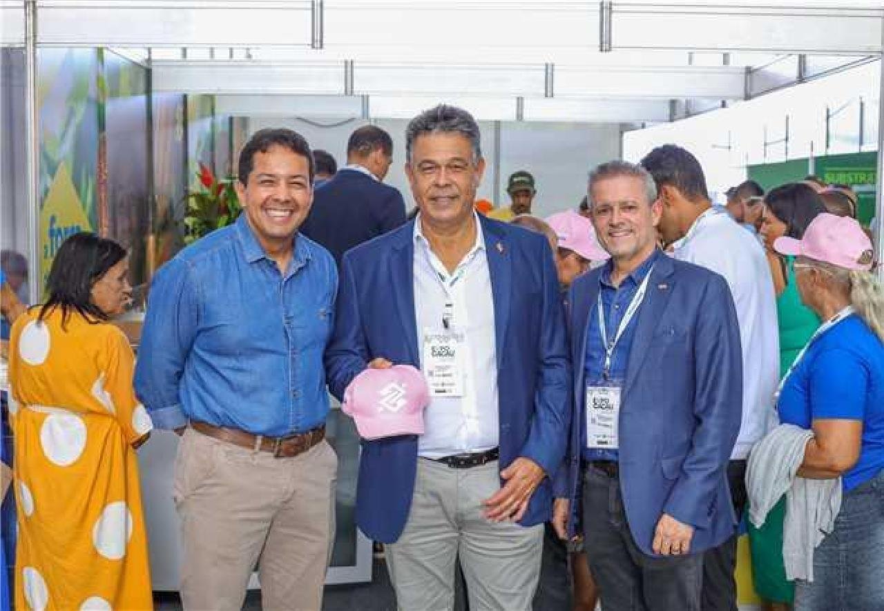 AGRICULTORES FAMILIARES DE ILHÉUS RECEBEM TOTAL DE R$ 1,2 MILHÃO EM CRÉDITO PARA PRODUÇÃO DE CACAU AGRICULTORES FAMILIARES DE ILHÉUS RECEBEM TOTAL DE R$ 1,2 MILHÃO EM CRÉDITO PARA PRODUÇÃO DE CACAU