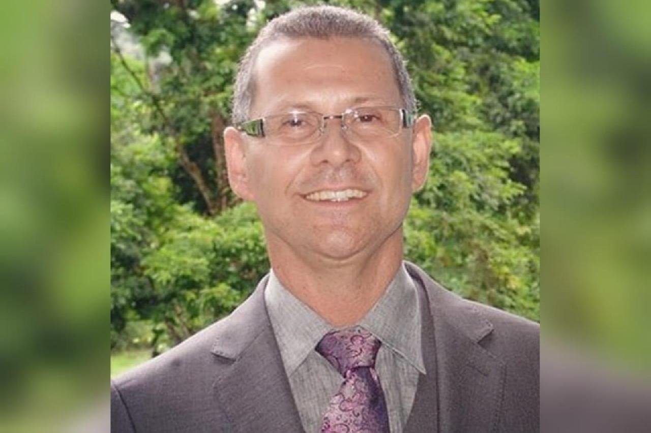 OBRA DE PEDRO LOPES ABORDA HISTÓRIA DE 4 JOVENS GAYS, MORADORES DE UMA CIDADE DO INTERIOR BAIANO, E EM PROCESSO DE ACEITAÇÃO EM MEIO AO PRECONCEITO E CONSERVADORISNO, NOS ANOS 70 OBRA DE PEDRO LOPES ABORDA HISTÓRIA DE 4 JOVENS GAYS, MORADORES DE UMA CIDADE DO INTERIOR BAIANO, E EM PROCESSO DE ACEITAÇÃO EM MEIO AO PRECONCEITO E CONSERVADORISNO, NOS ANOS 70