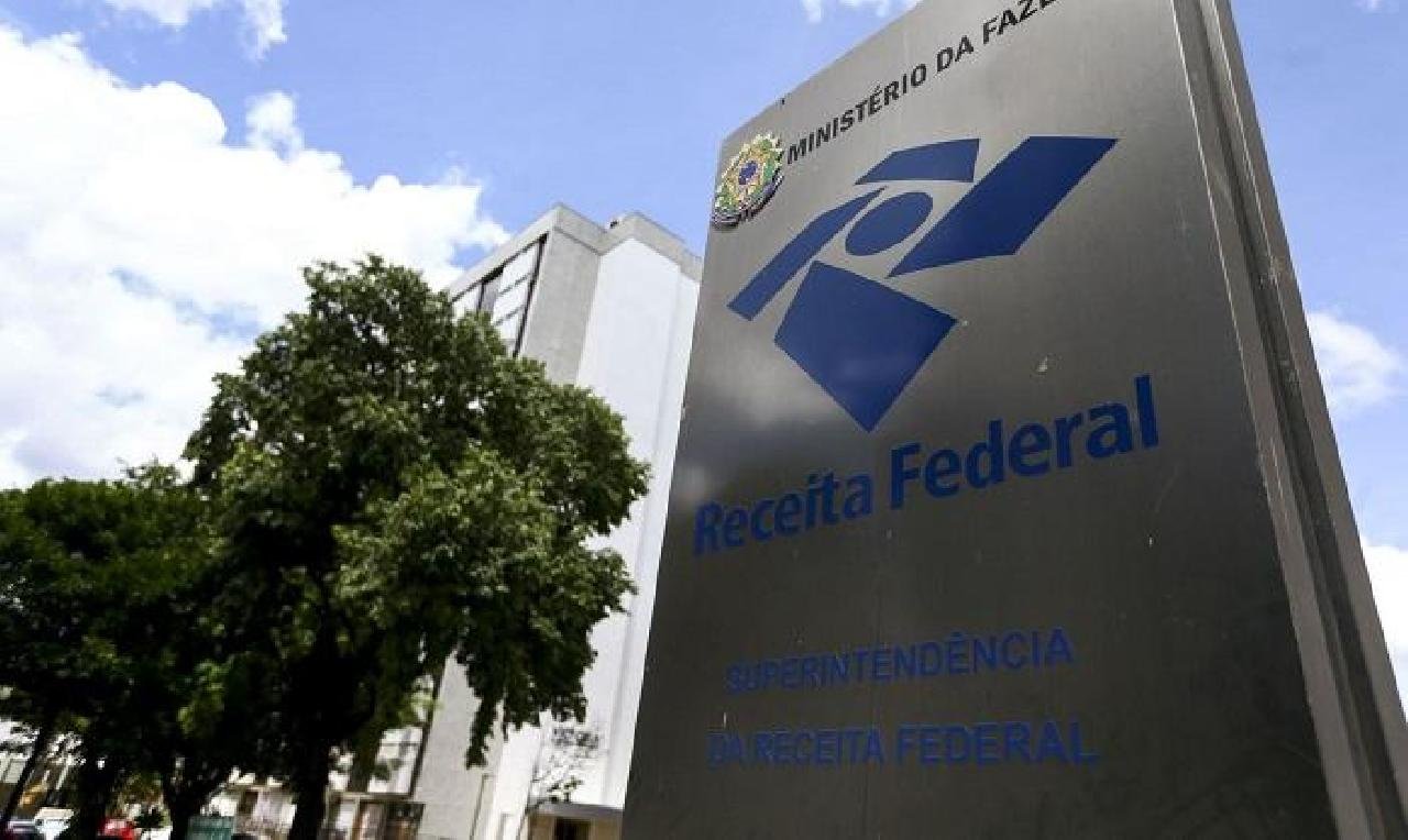 ATENDIMENTOS NA RECEITA FEDERAL SÓ SERÃO REALIZADOS COM AGENDAMENTO ATENDIMENTOS NA RECEITA FEDERAL SÓ SERÃO REALIZADOS COM AGENDAMENTO