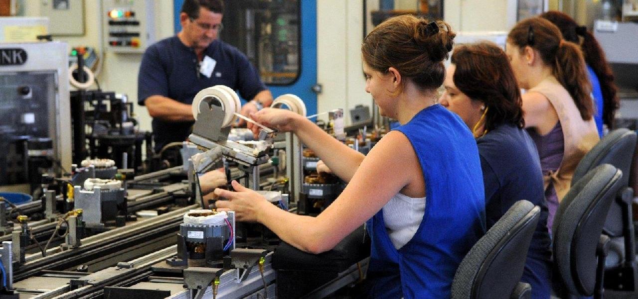 MULHERES BRASILEIRAS ESTUDAM MAIS, MAS RENDA É MENOR DO QUE A DOS HOMENS, APONTA ONU MULHERES BRASILEIRAS ESTUDAM MAIS, MAS RENDA É MENOR DO QUE A DOS HOMENS, APONTA ONU