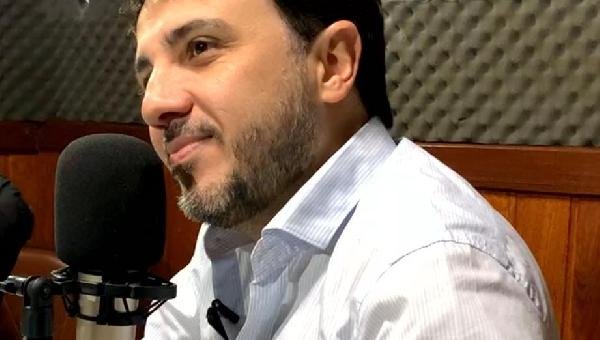 “O ARTHUR [DO VAL] FOI MOLEQUE”, DIZ RENAN SANTOS AO RELEMBRAR ÁUDIOS SOBRE UCRANIANAS E CITAR NOVOS ESCÂNDALOS NO ENTORNO DE FLÁVIO BOLSONARO