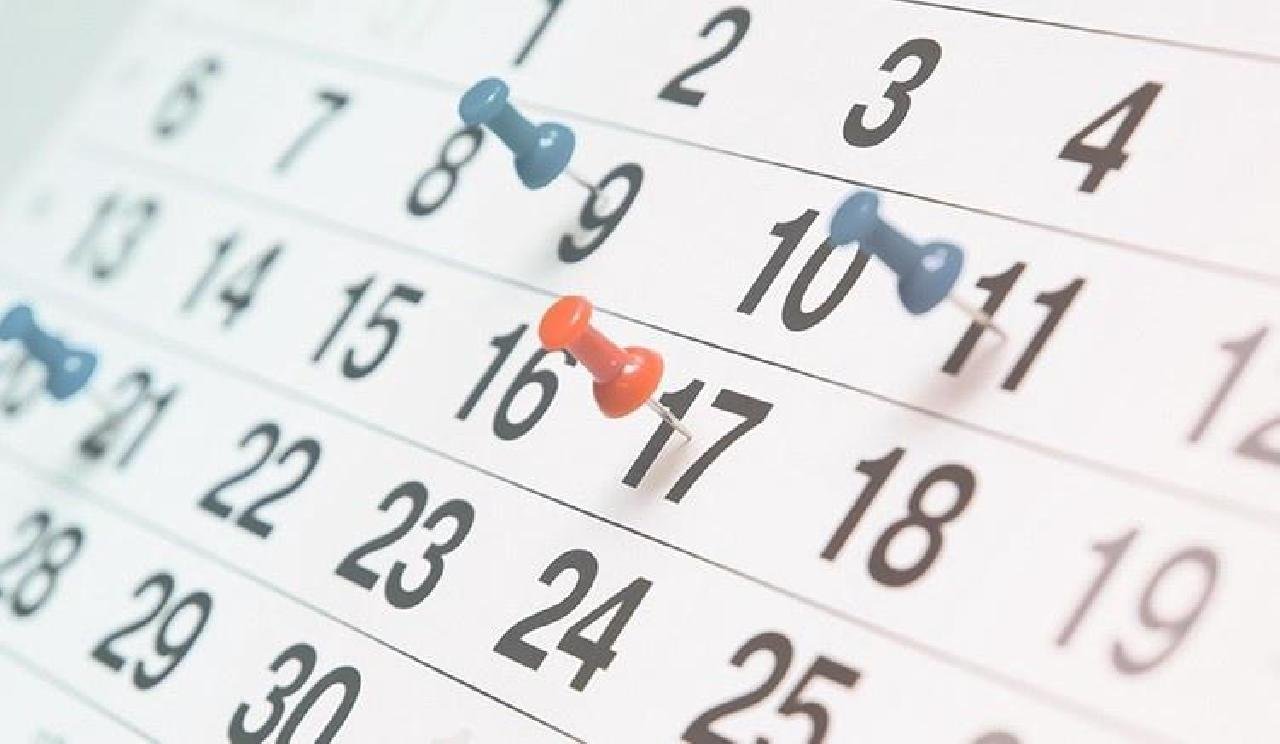 COMISSÃO DO SENADO APROVA PROJETO QUE ANTECIPA FERIADOS PARA SEGUNDA-FEIRA COMISSÃO DO SENADO APROVA PROJETO QUE ANTECIPA FERIADOS PARA SEGUNDA-FEIRA