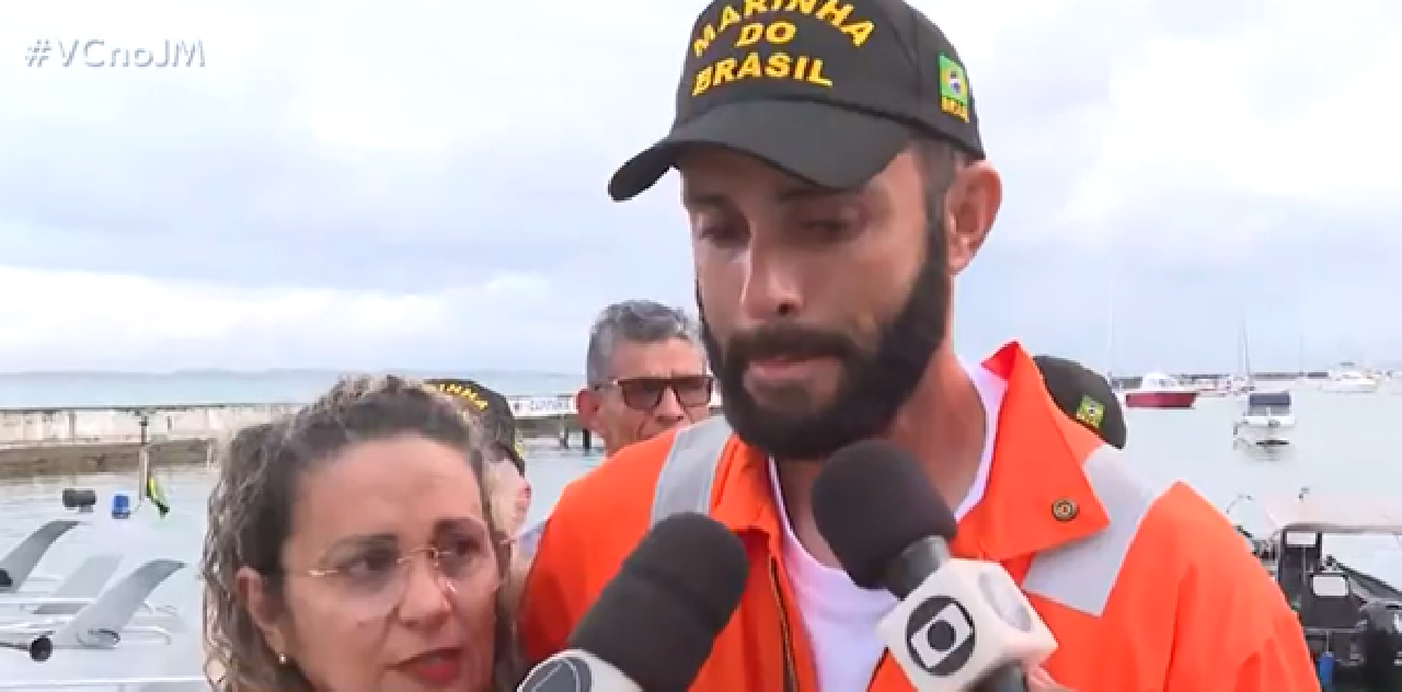 BALEIA BATEU EM VELEIRO QUE NAUFRAGOU NA COSTA DE ILHÉUS 