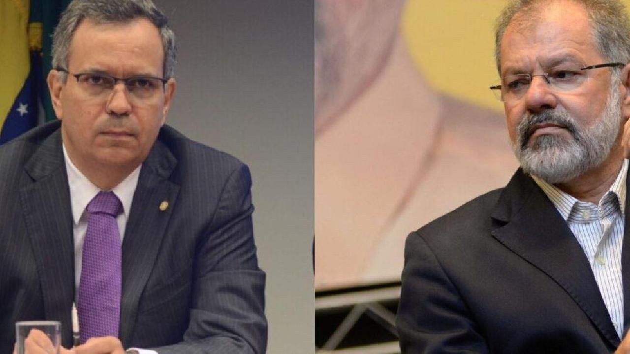 FÉLIX MENDONÇA E MARCELO NILO BRIGAM EM EMPRESA DE TÁXI AÉREO E DEPUTADO FEDERAL ACABA ATINGIDO POR CELULAR FÉLIX MENDONÇA E MARCELO NILO BRIGAM EM EMPRESA DE TÁXI AÉREO E DEPUTADO FEDERAL ACABA ATINGIDO POR CELULAR