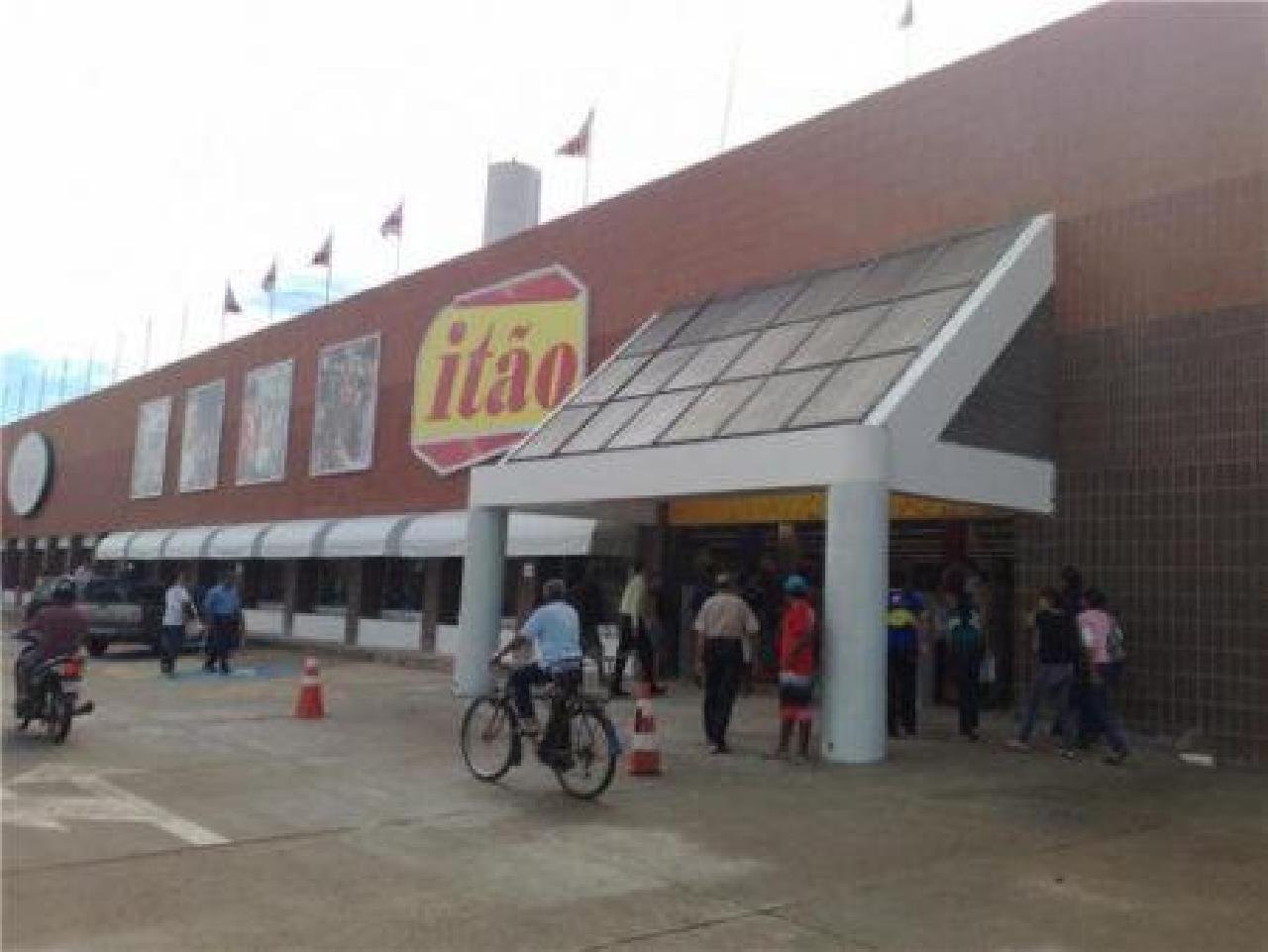 ITABUNA: 30 TRABALHADORES DO SUPERMERCADO ITÃO TESTAM POSITIVO PARA COVID-19 ITABUNA: 30 TRABALHADORES DO SUPERMERCADO ITÃO TESTAM POSITIVO PARA COVID-19