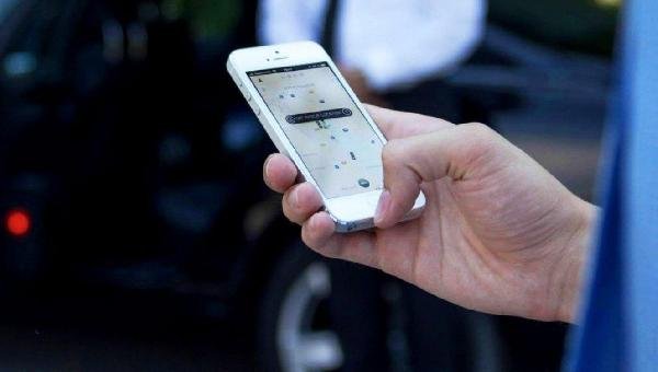   UBER VAI DAR ASSISTÊNCIA FINANCEIRA POR ATÉ 14 DIAS PARA MOTORISTAS E ENTREGADORES COM COVID-19
