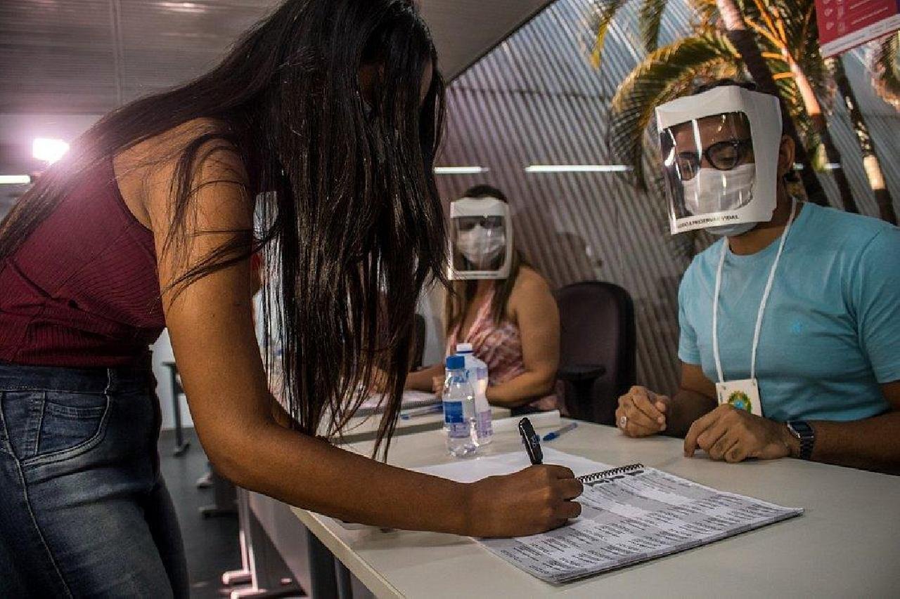 ELEIÇÃO: SEM BIOMETRIA, SEM PAPEL IMPRESSO E 1H MAIS CEDO. CONFIRA NOVAS REGRAS ELEIÇÃO: SEM BIOMETRIA, SEM PAPEL IMPRESSO E 1H MAIS CEDO. CONFIRA NOVAS REGRAS