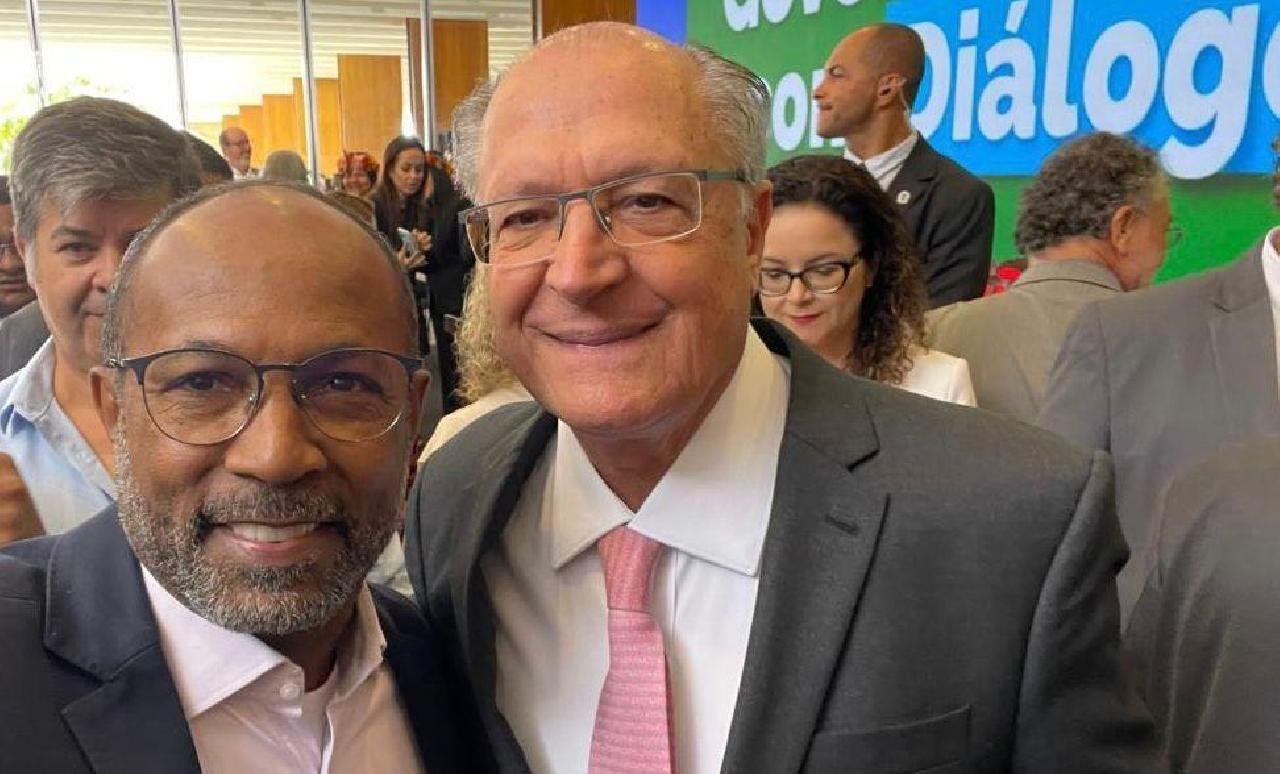 BEBETO GALVÃO DEIXA CONSELHÃO DE LULA PARA SE DEDICAR À PRÉ-CAMPANHA EM ILHÉUS BEBETO GALVÃO DEIXA CONSELHÃO DE LULA PARA SE DEDICAR À PRÉ-CAMPANHA EM ILHÉUS
