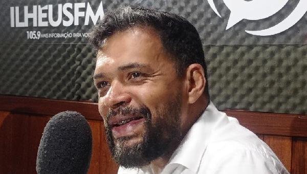 'EU TIVE QUE ME REINVENTAR POLITICAMENTE. A CAMPANHA DE ADÉLIA FOI CRESCENDO DE FORMA MUITO BONITA. VOCÊ ENXERGA O POVO DE ILHÉUS", DISSE JERBSON MORAES
