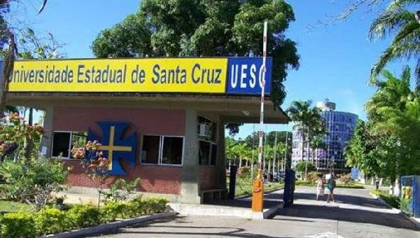 CONTRA FALA DE VEREADOR, PROFESSORES DA UESC PEDEM ESPAÇO NA CÂMARA