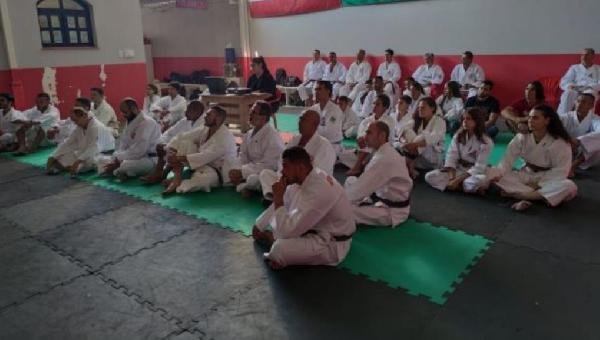 PREPARANDO ÁRBITROS E ATLETAS PARA COMPETIÇÕES DE KARATÊ 