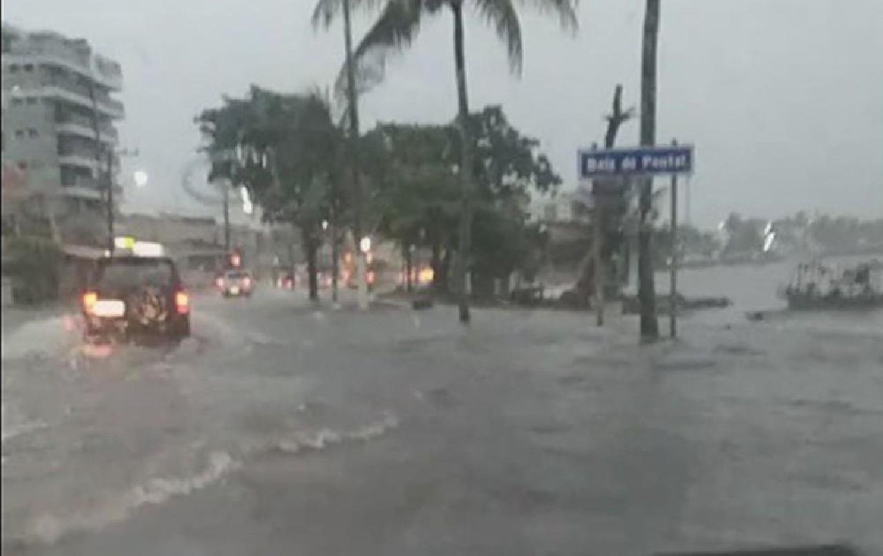 ILHÉUS: FAMÍLIAS FICAM DESALOJADAS APÓS CHUVA CAUSAR DESLIZAMENTOS DE TERRA