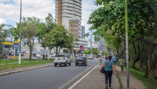 PREFEITO DE ITABUNA AUGUSTO CASTRO LIBERA FORMATURA