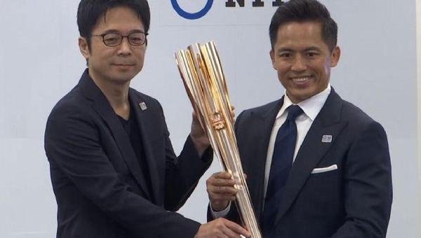 INSPIRADO NA FLOR DE CEREJEIRA, JAPÃO APRESENTA SÍMBOLO DAS OLIMPÍADAS