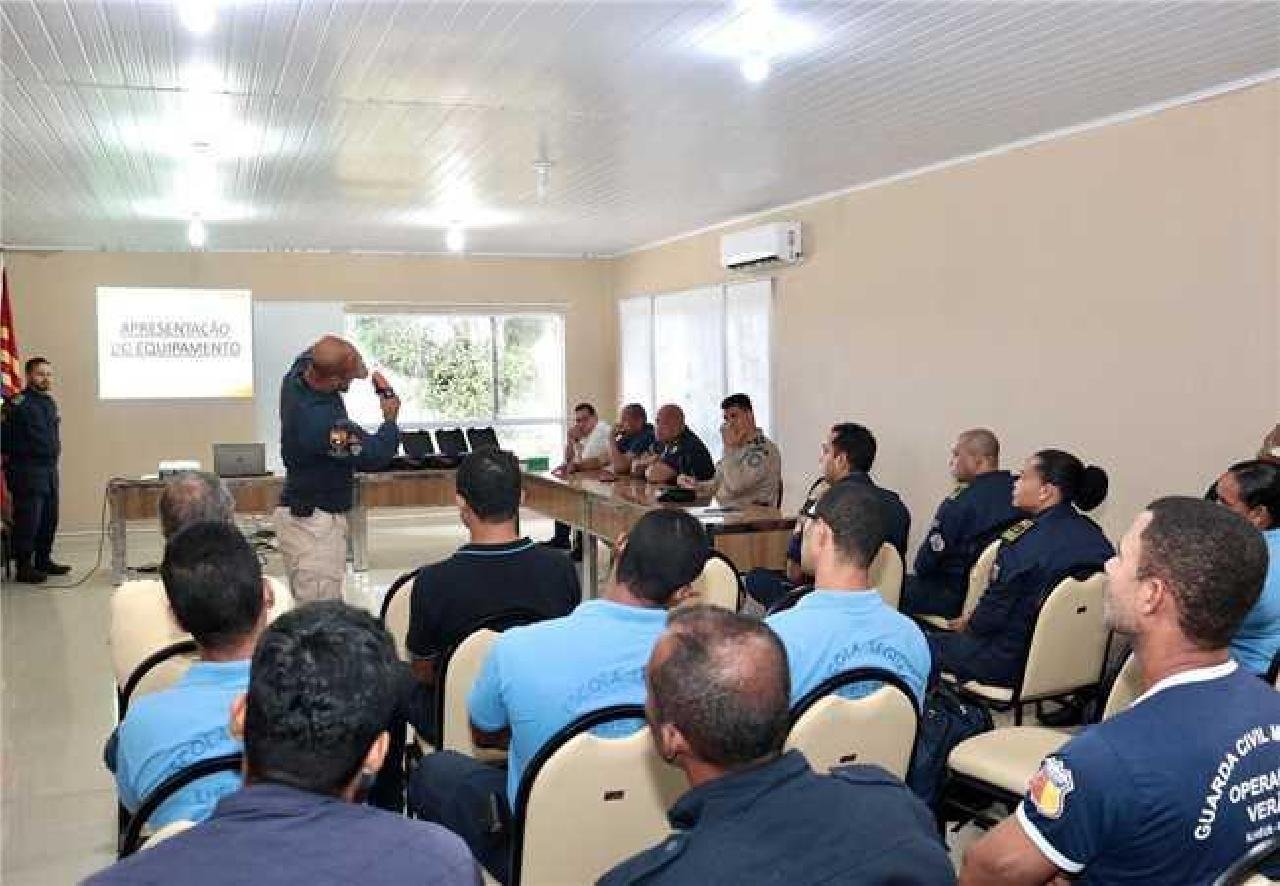 GUARDAS CIVIS MUNICIPAIS PASSARAM POR TREINAMENTO PARA USO DE ARMA NÃO LETAL