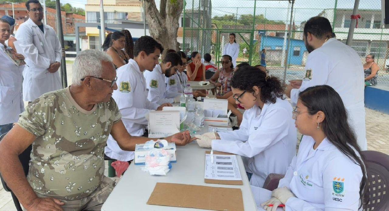 CTA DE ILHÉUS AMPLIA AÇÕES EXTERNAS E REGISTRA AUMENTO EXPRESSIVO EM ACONSELHAMENTOS E TESTES RÁPIDOS EM 2025