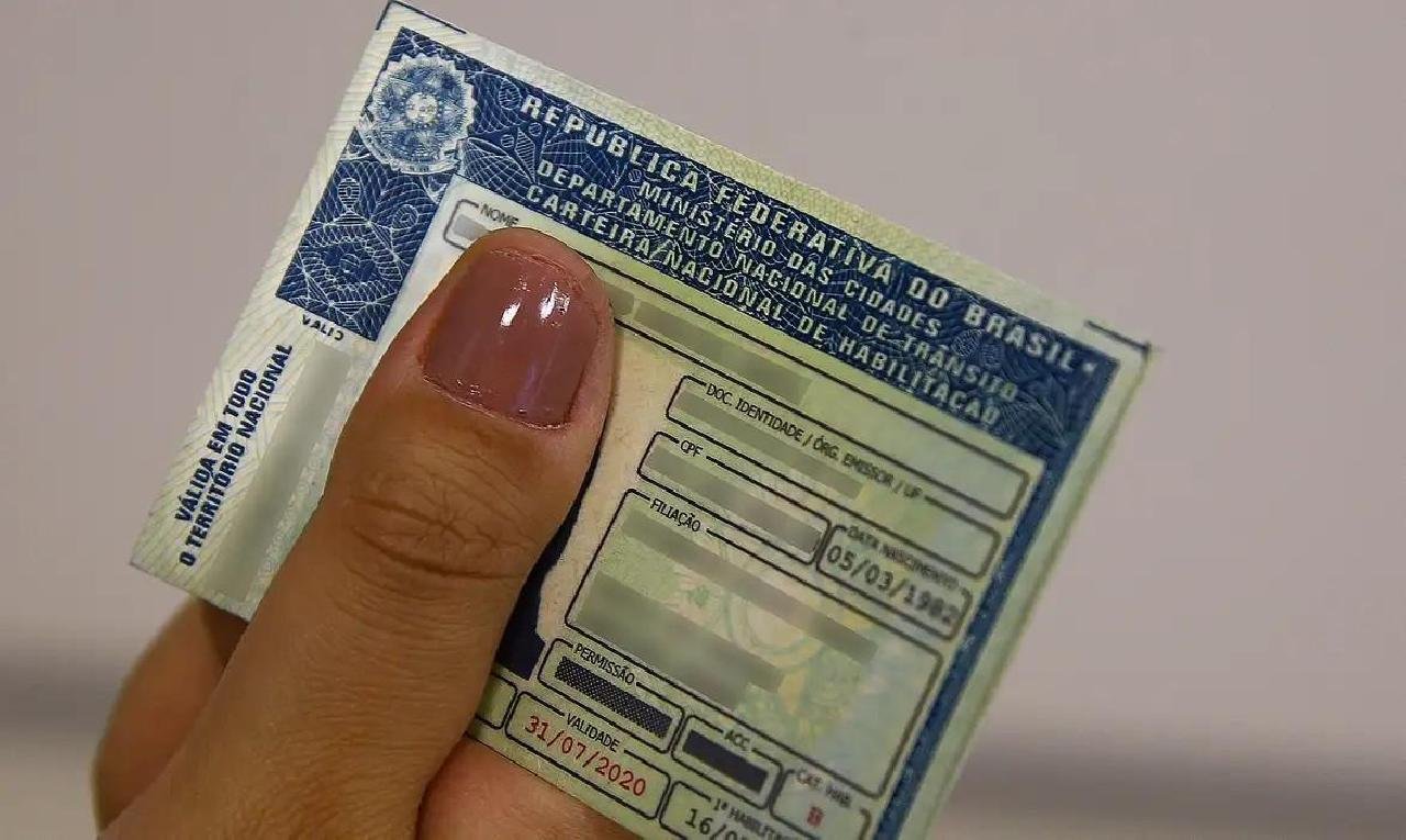 EXAME TOXICOLÓGICO PASSA A SER OBRIGATÓRIO PARA 1ª CARTEIRA NACIONAL DE HABILITAÇÃO NA BAHIA