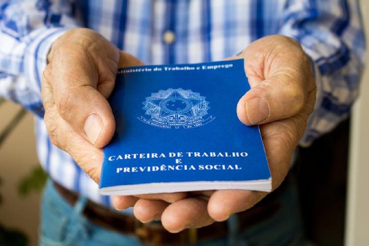 NÚMERO DE PEDIDOS DE SEGURO-DESEMPREGO CRESCE 97% NA BAHIA NÚMERO DE PEDIDOS DE SEGURO-DESEMPREGO CRESCE 97% NA BAHIA