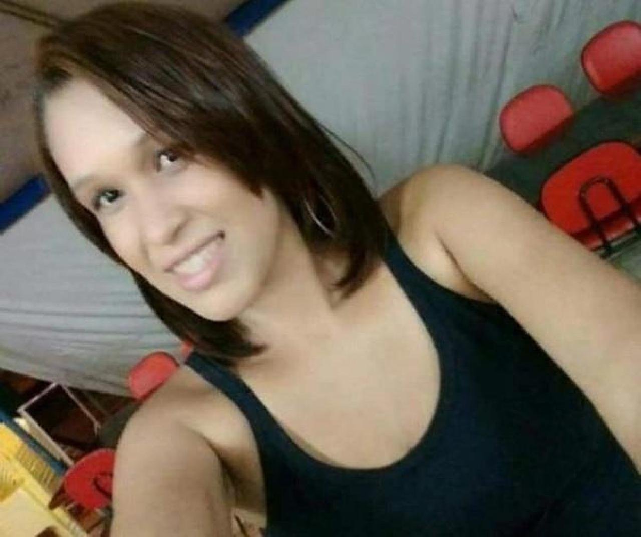 JOVEM É ENCONTRADA NUA E MORTA EM ALTAR DE IGREJA JOVEM É ENCONTRADA NUA E MORTA EM ALTAR DE IGREJA