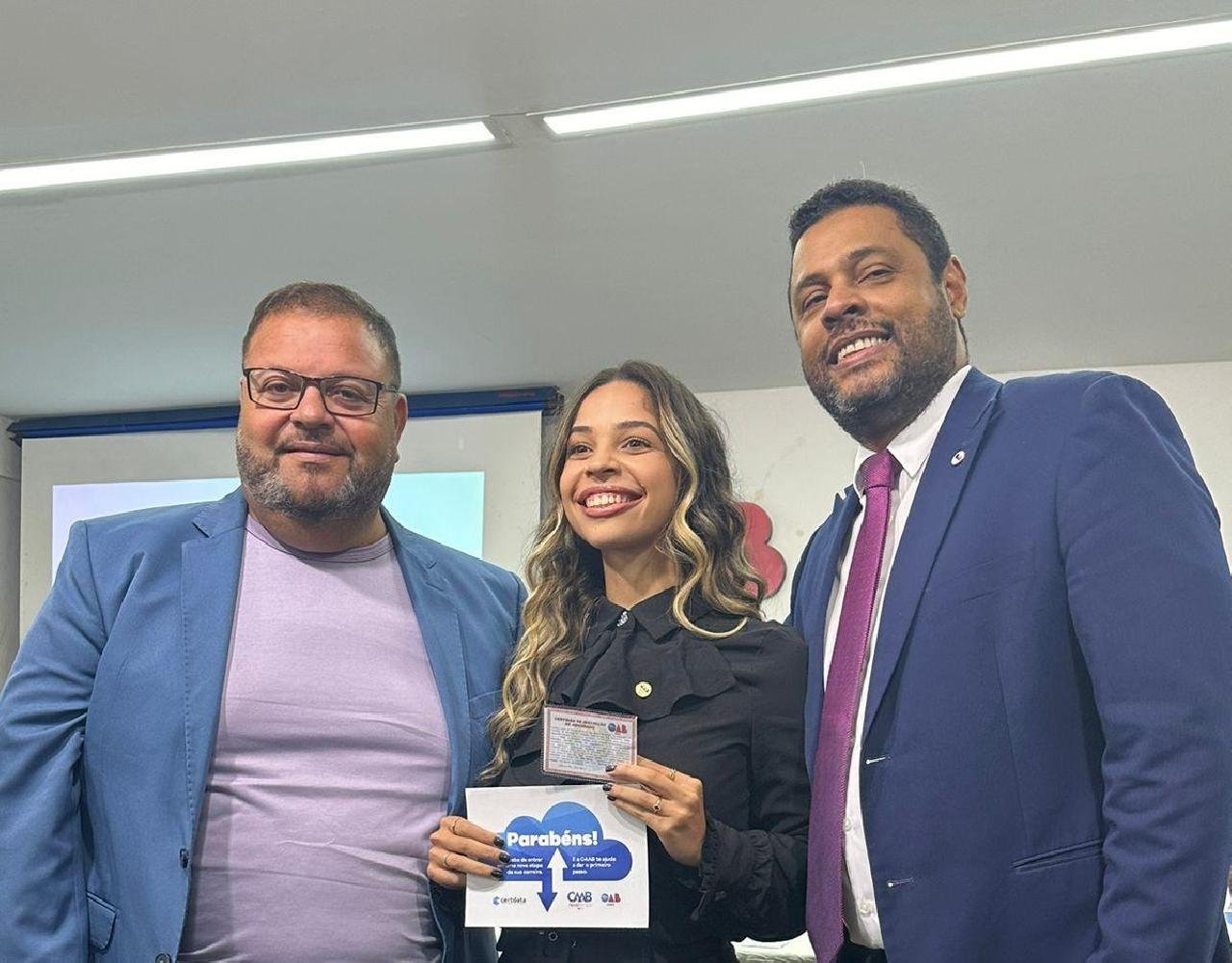 NOVOS ADVOGADOS RECEBEM CARTEIRA DA OAB DURANTE SOLENIDADE EM ILHÉUS NOVOS ADVOGADOS RECEBEM CARTEIRA DA OAB DURANTE SOLENIDADE EM ILHÉUS